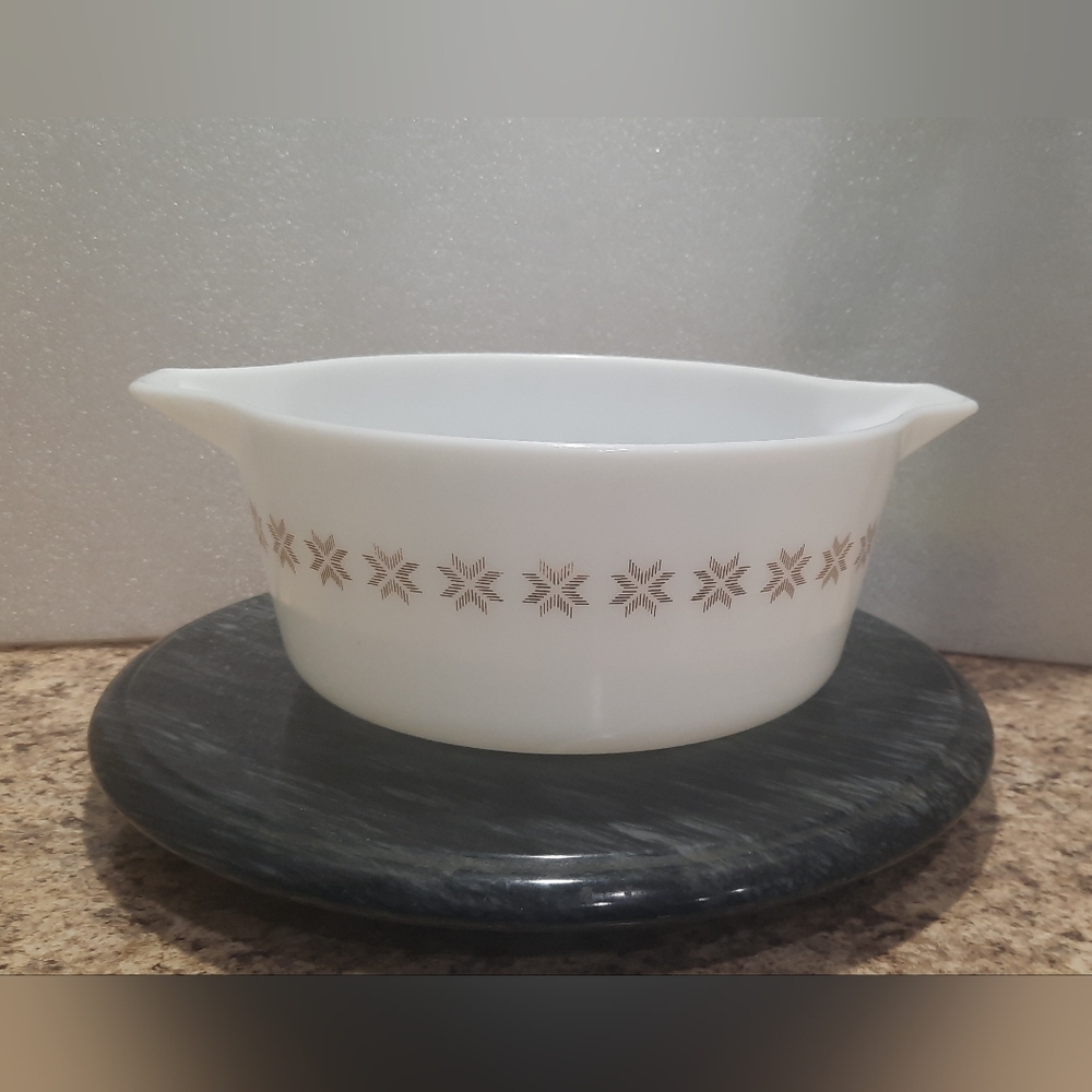 Pyrex Town & Country Casserole Dish